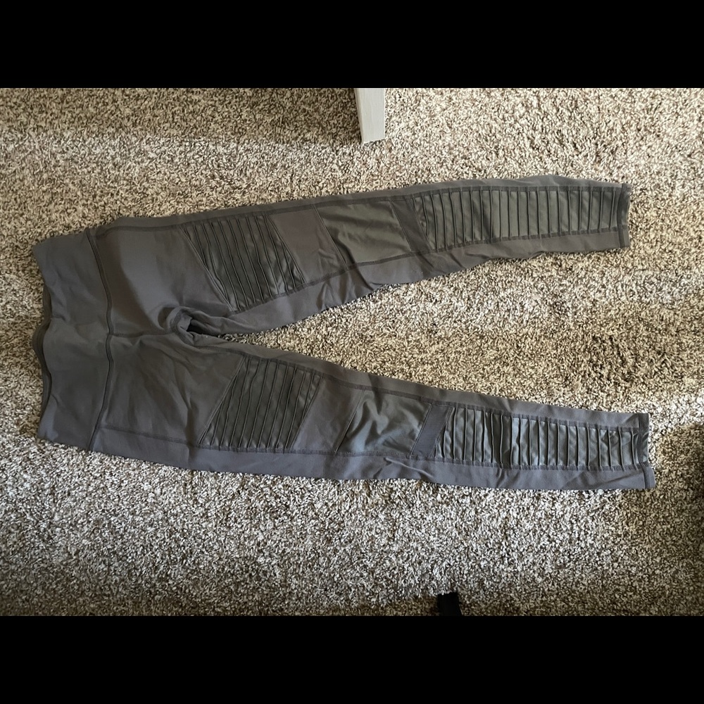 Alo grey Moto leggings